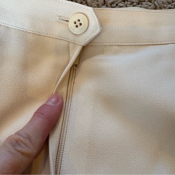 Vintage Kasper A.S.L Petite Skirt Suit Ivory White Pearls Gold Metallic Size 10P - Picture 7 of 13